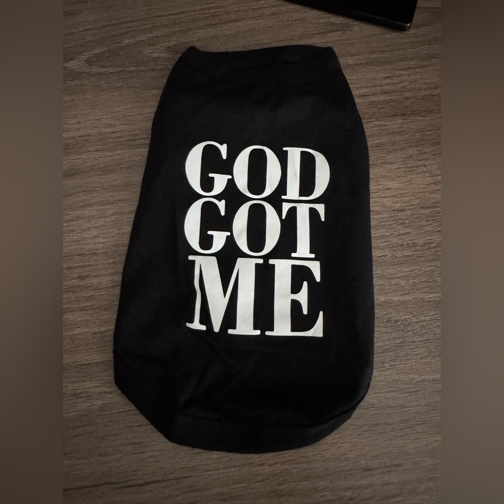 Dog T-shirt 'GOD GOT ME'